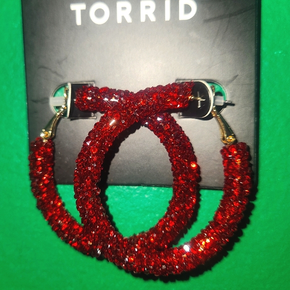 🆕️ NWT Embellished Red Beaded Hoop Earrings - Picture 3 of 6